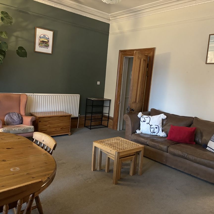 1 Bed Flat, Dyke Road, BN1 - Photo 1