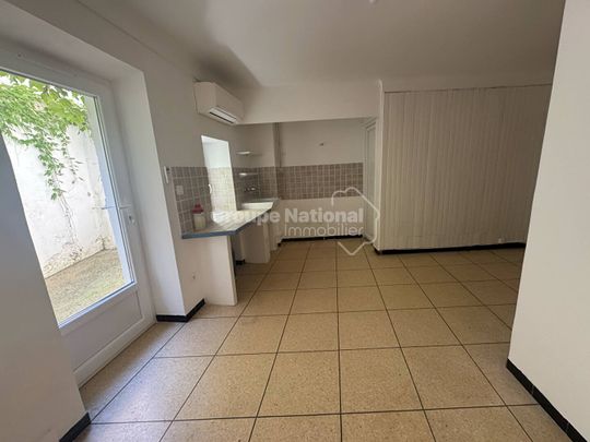 PETIT T2 - RUE DE L'AGNEAU ARLES, - Photo 1