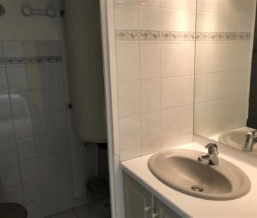 Location appartement 1 pièce - 26m² à Saint raphael (83700) - Photo 4