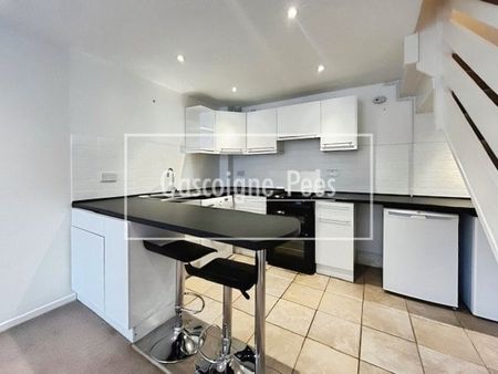 The Orchard, Lightwater, Surrey, GU18 - Photo 4