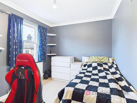 2 bedroom maisonette to rent - Photo 4