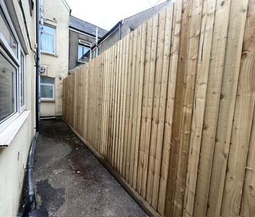 Court Road, Grangetown, CARDIFF - Photo 2