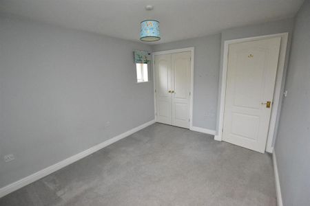 3 bedroom detached house to rent - Photo 2