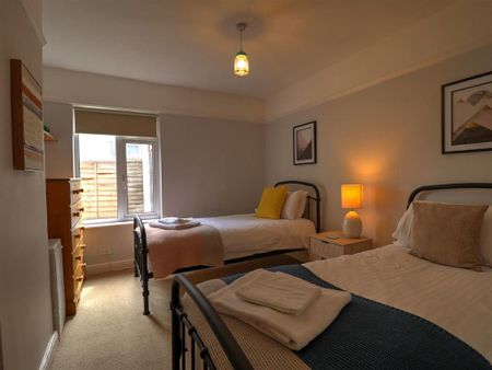 3 bedroom semi-detached house to rent - Photo 4