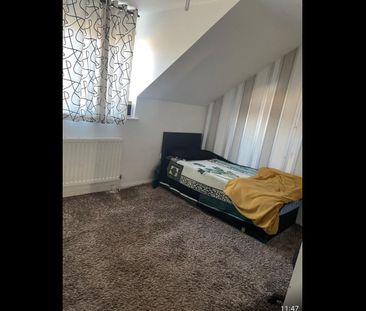 2 Bed Flat, Addington Way, LU4 - Photo 3