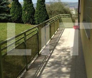 2 camere, 57 mp utili, imobil nou, mobilat modern, zona strazii Trifoiului! - Photo 1