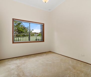 A Family Home with Breathtaking Views and Unmatched Convenience - Photo 2