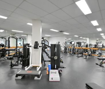 For Lease - 30 Harding Boulevard Unit# 810, Richmond Hill, Ontario - Photo 3