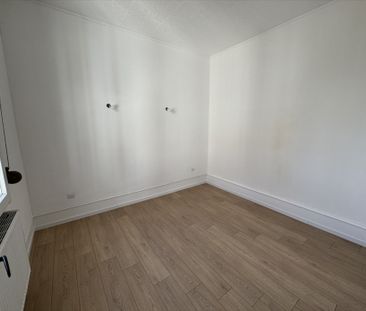 Location Appartement 4 pièces 83m² - Photo 5