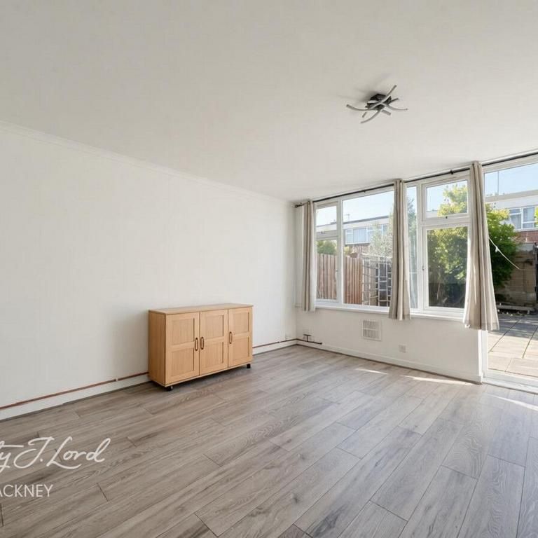 4 bedroom flat to rent - Photo 1