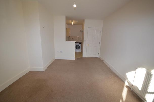 1 bedroom ground floor flat to rent - Photo 1