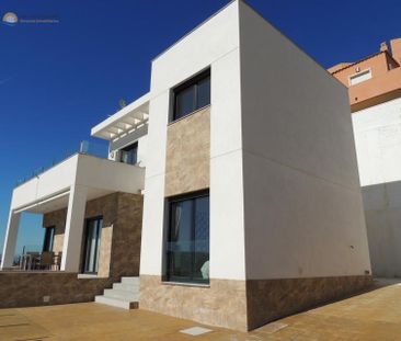 Stunning 3 bedroom villa with amazing open views! - Photo 5