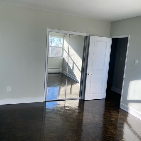 Renovated 2 Bedroom with Amazing Lake Views - Photo 1