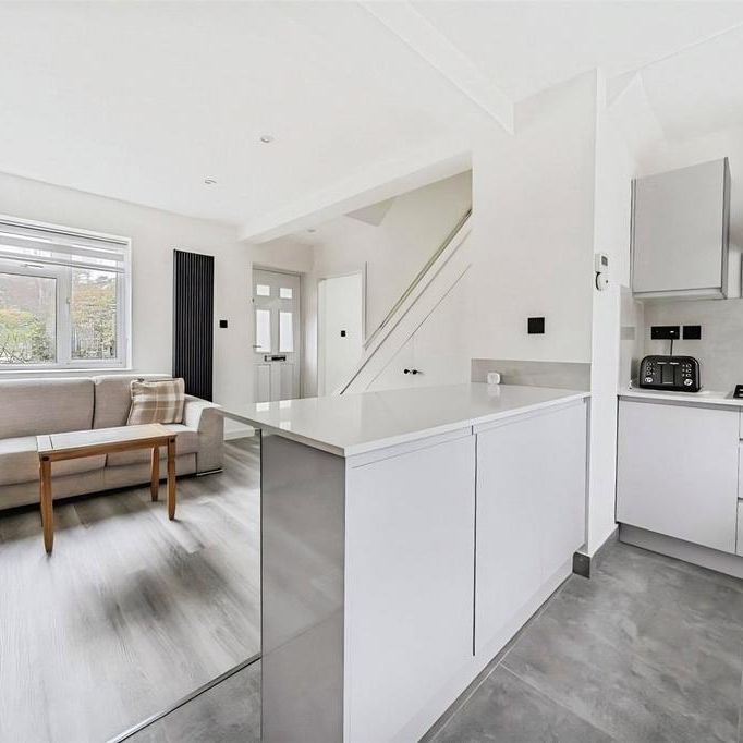 3 bedroom terraced house to rent - Photo 1