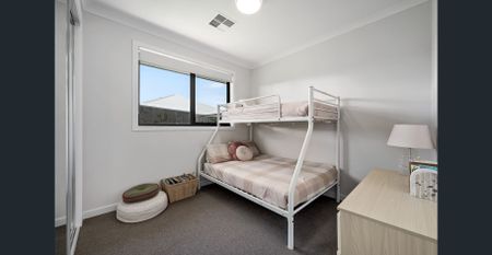 Spacious Modern Home - Photo 5