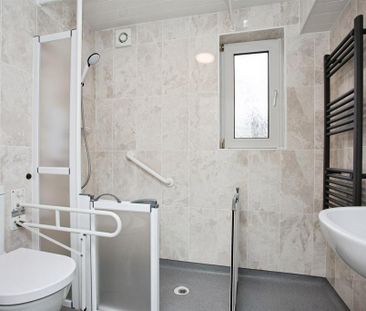 1 bedroom retirement property to rent - Photo 3