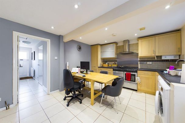 1 bedroom Flat To Let - Photo 1