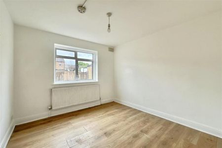 4 bedroom terraced house to rent - Photo 5