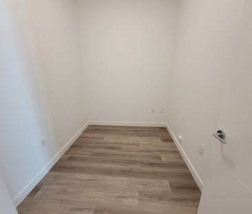 Top Floor Upscale 1 Bedroom + Den Near Downtown - Photo 4