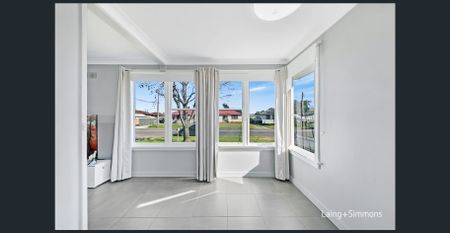 Stylishly three-bedroom home close to all amenities - Photo 2