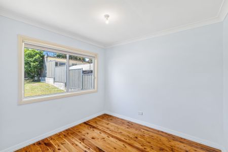 Charming Family Home - Like Brand NEW - Photo 3