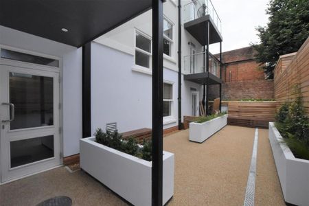 2 bedroom apartment to rent - Photo 5