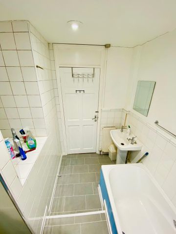 4 bedroom terraced house to rent - Photo 4