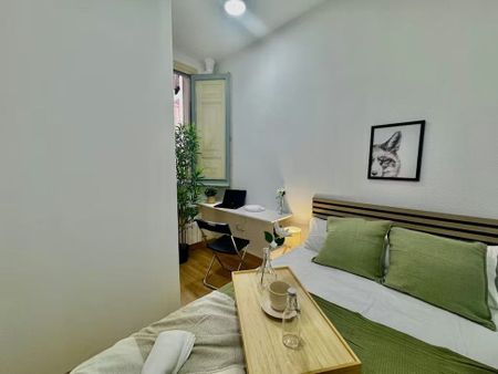 Calle de Trafalgar, Madrid, Community of Madrid 28010 - Photo 4