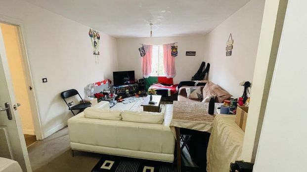 2 bedroom flat to rent - Photo 1
