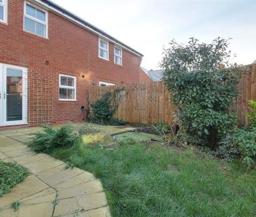 3 bedroom terraced house to rent - Photo 2