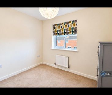 3 bedroom semi-detached house to rent - Photo 4