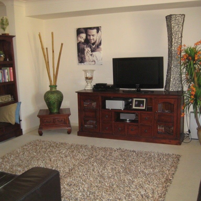 Family Home in Prime Location! - Photo 1