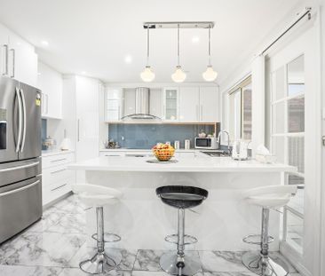 Stylish Fully Renovated Duplex in Prime Fairfield Heights Location - Photo 3