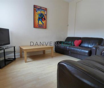 4 bedroom terraced house to rent - Photo 1