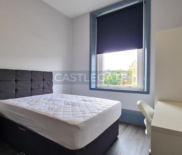 1 bedroom in a flat share to rent - Photo 4