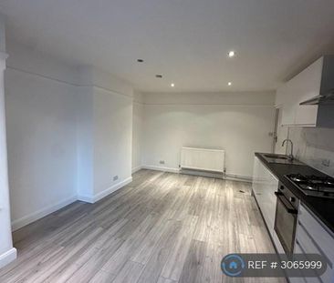2 bedroom maisonette to rent - Photo 2