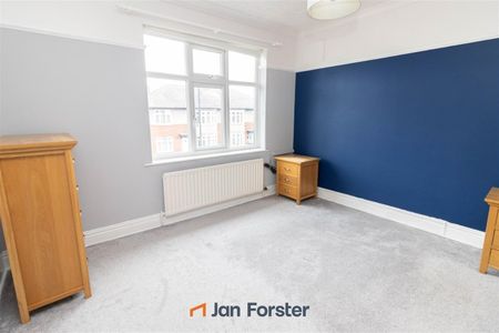 2 Bedroom Flat - Photo 2