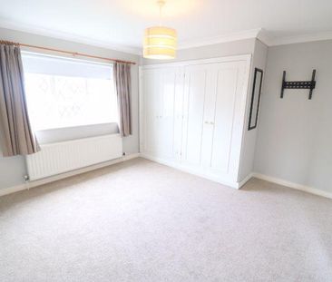 5 bedroom detached house to rent - Photo 3