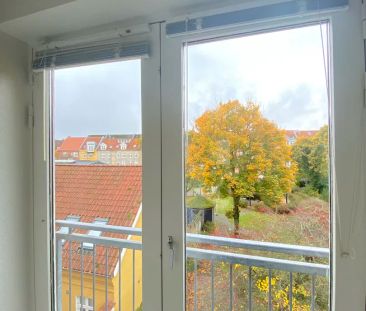 Charmerende lejlighed med lys og liv i Vestbyen - Foto 1