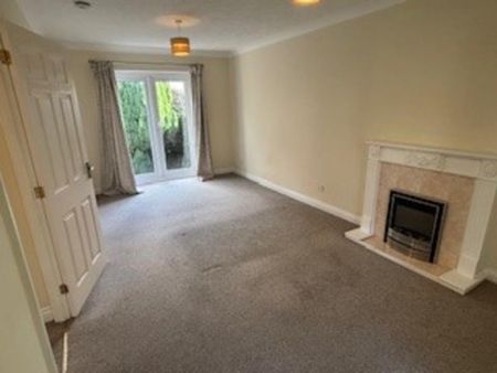 2 bedroom semi-detached bungalow to rent - Photo 4