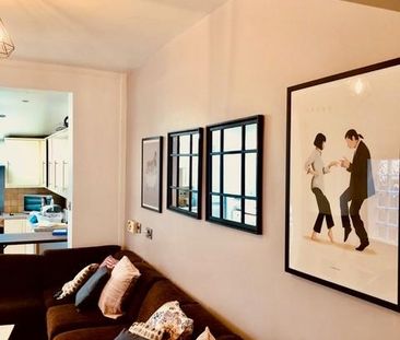 6 bedroom detached house to rent - Photo 3