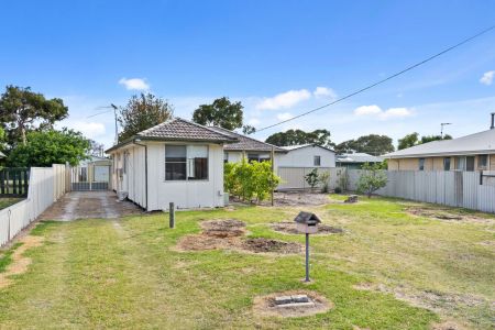 Charming 3 x 1 with Huge Powered Shed & Side Access - Photo 3