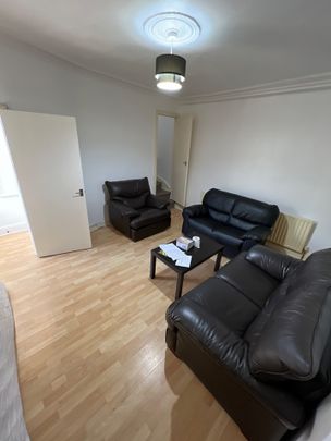 2 Bed Terraced House, Quarry Mount Place, LS6 - Photo 1