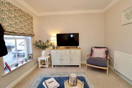 2 bedroom terraced house to rent - Photo 2