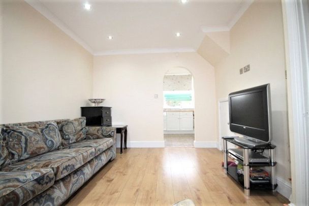 Granville Avenue, Feltham,TW13 - Photo 1