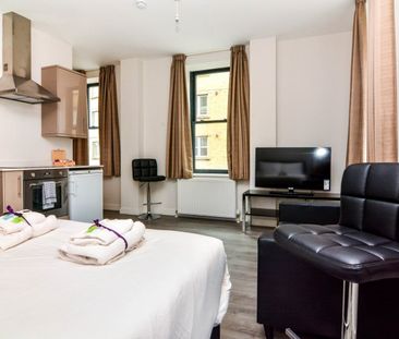 Studio Flat, Manilla Street, E14 - Photo 1
