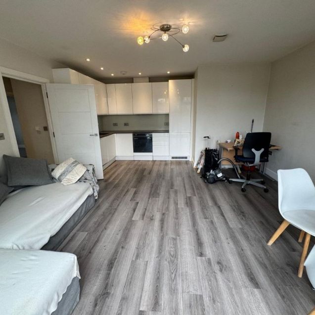 Bridge Street, Hemel Hempstead, London - Photo 1