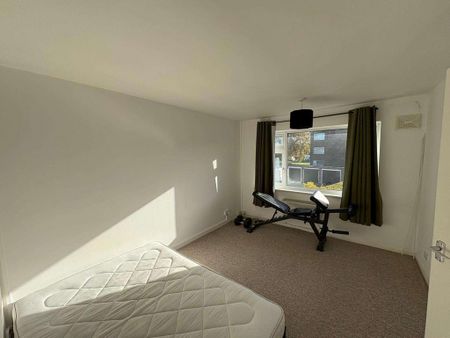 2 bedroom maisonette to rent - Photo 2