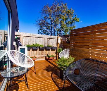 Space, Style & 60m2 of Outdoor Living! - Photo 1