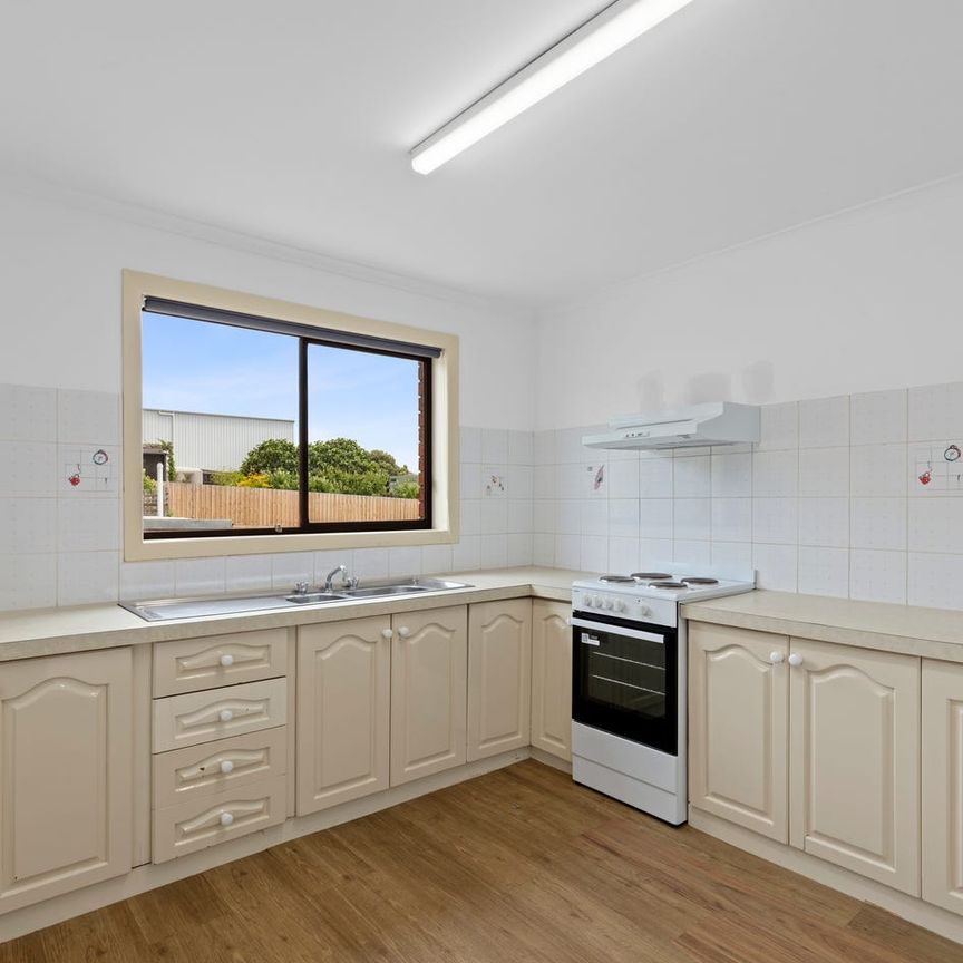 Low-maintenance living - Bills included - Photo 1